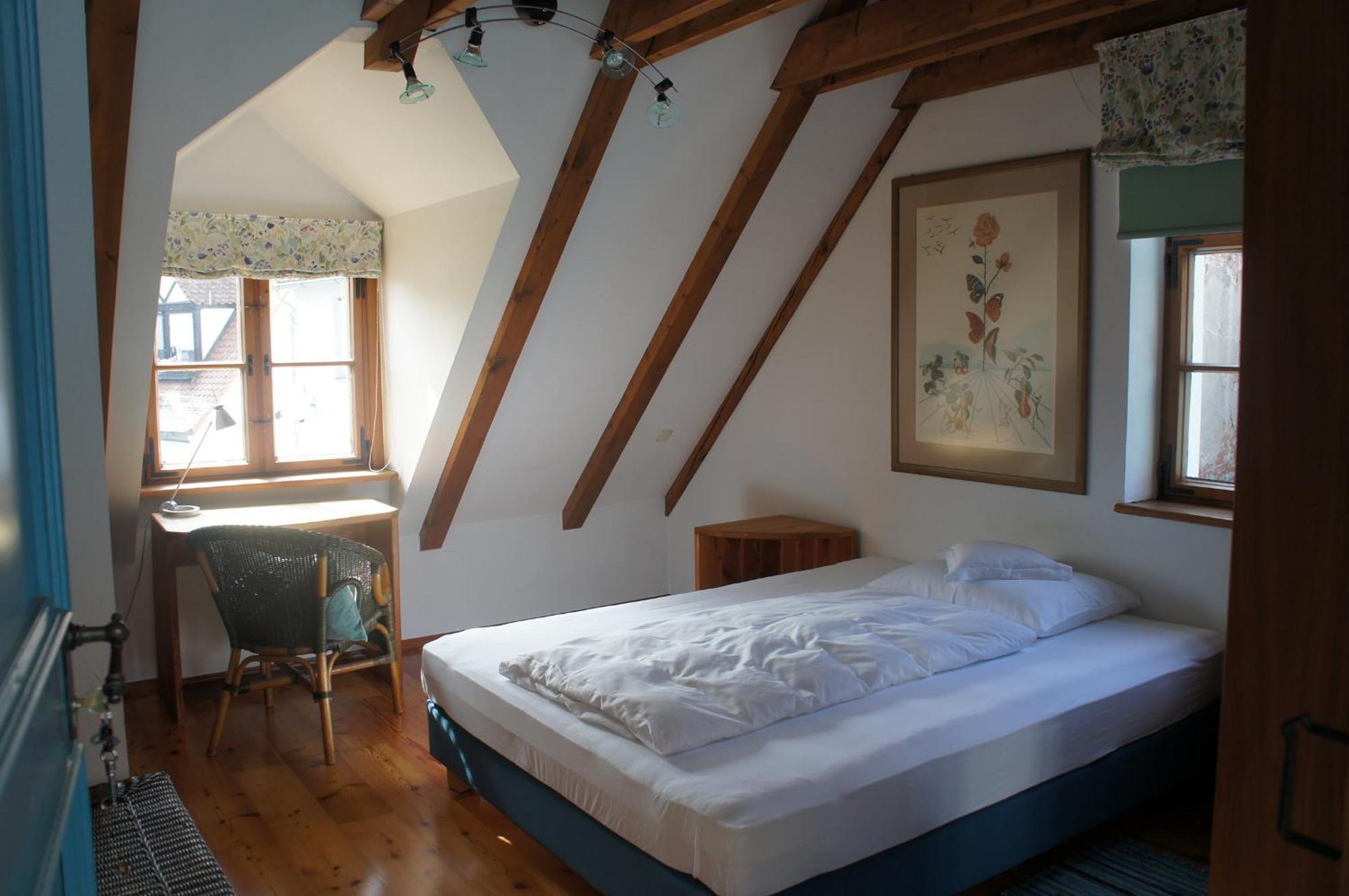 Hotel Schwarzer Adler Erlangen Pokoj fotografie
