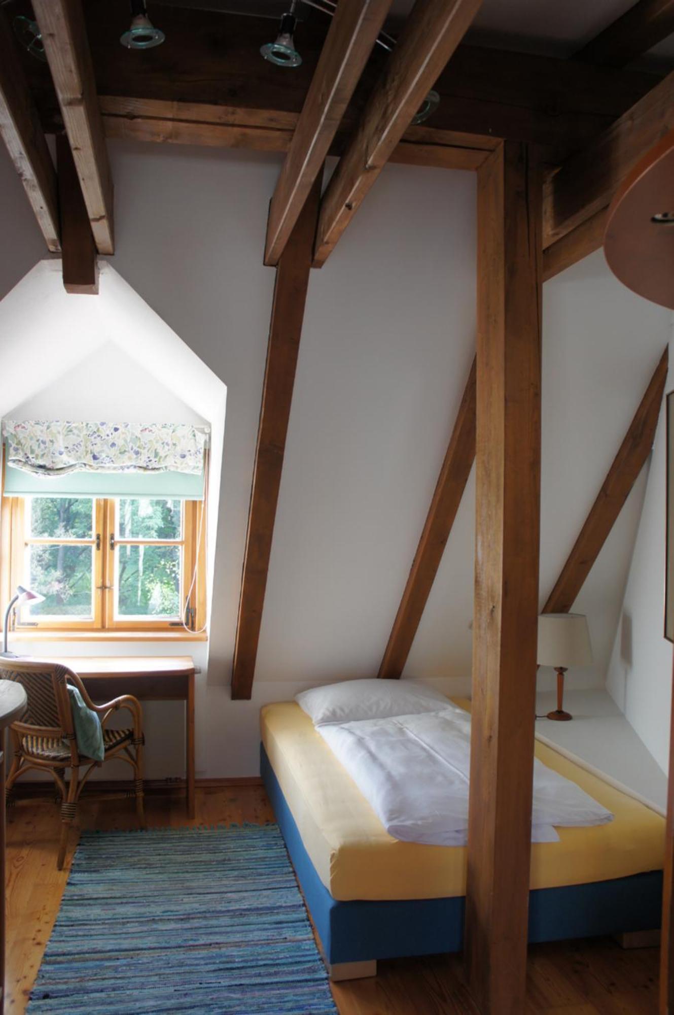 Hotel Schwarzer Adler Erlangen Pokoj fotografie